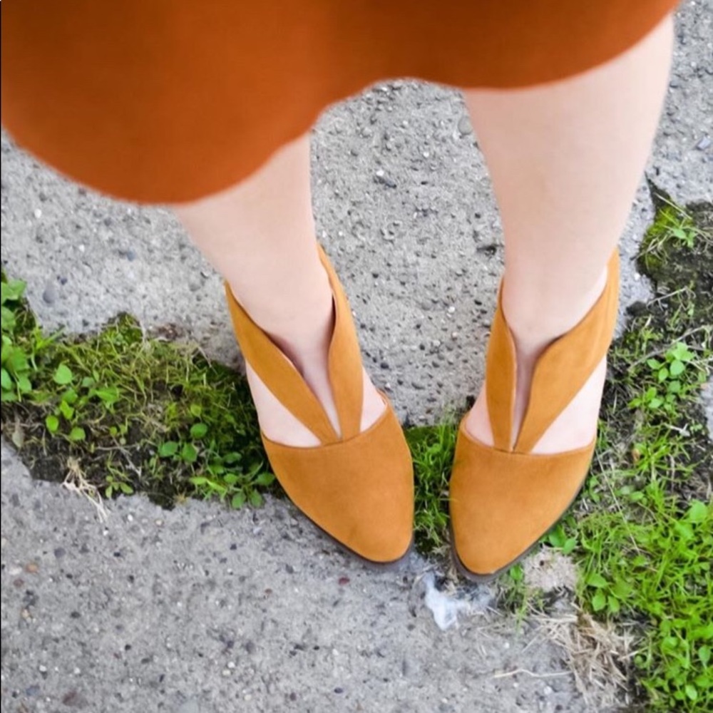 Camel cut out booties